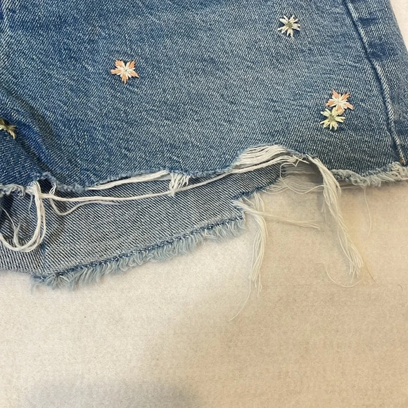 American Eagle AE Jean Shorts Distressed Flower Embroidery Women Juniors Size 0 - Picture 5 of 16